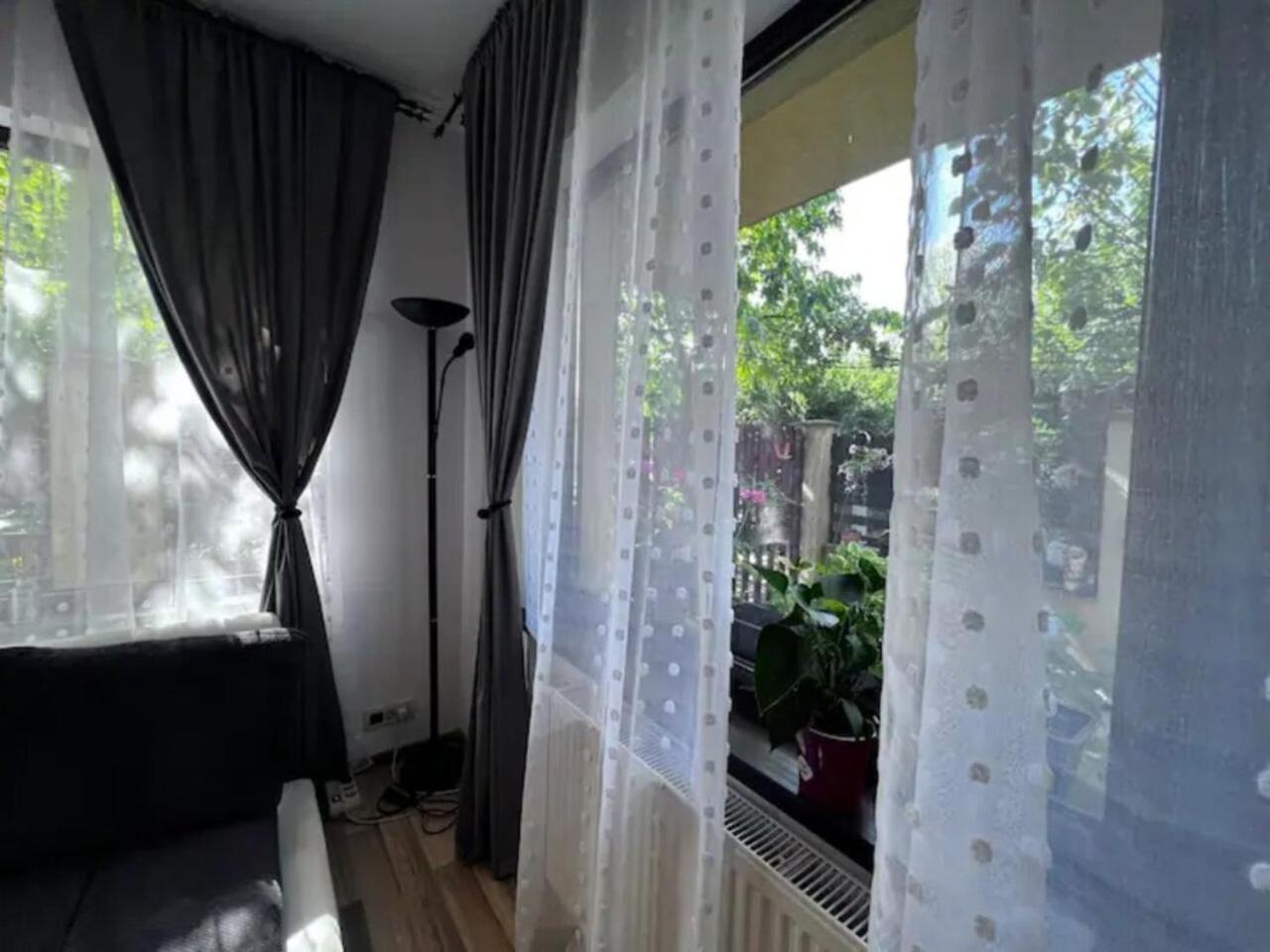 Luminoasa Cu Curte Privata *